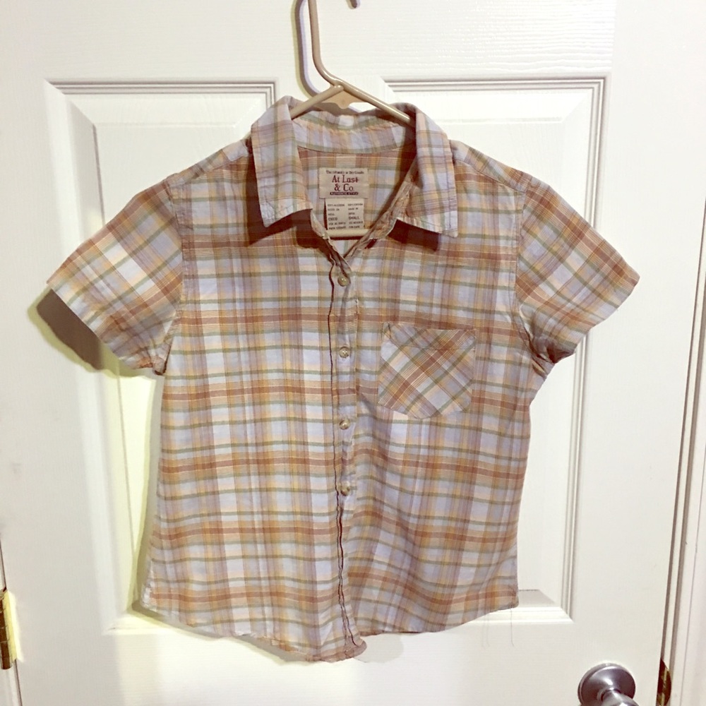 Plaid button-down shirt (S) Lovely for outdoors!